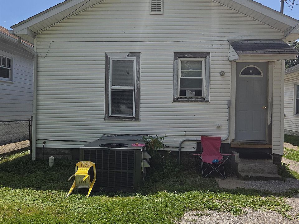 2nd image of 1632 E Indiana St