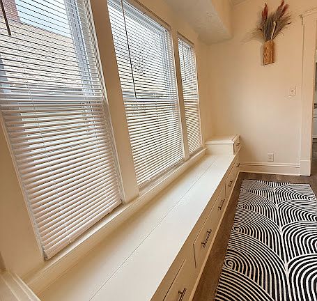 4th image of 10411 Almira Ave #Up