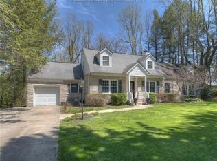 1562 Hampton Rd, Charleston, WV 25314