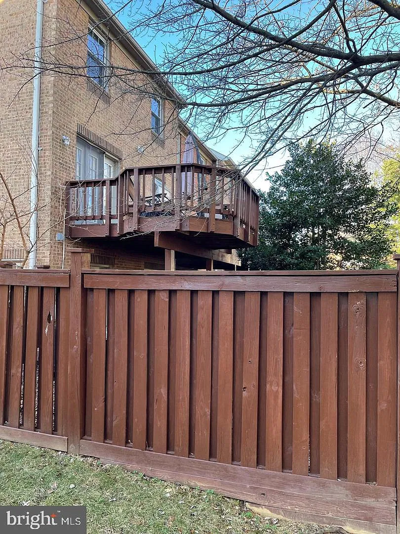 3 bed, 2.5 bath, 1900 sqft, $3,675 — Photo 3