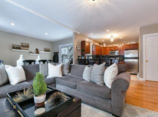 542 E 8th St #3, Boston, MA 02127