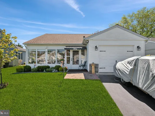 6 Marlborough Dr, Southampton, NJ 08088