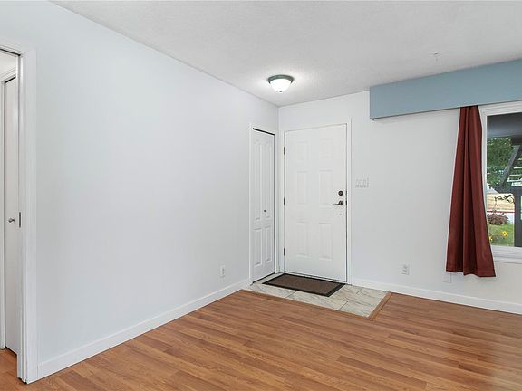 4th image of 2505 Alder St S
