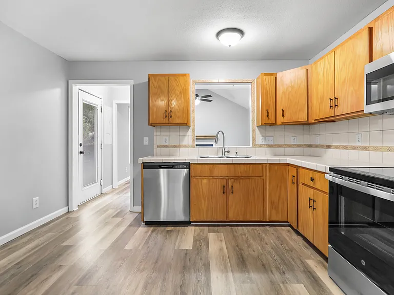 2724 Ann Dr — Photo 7