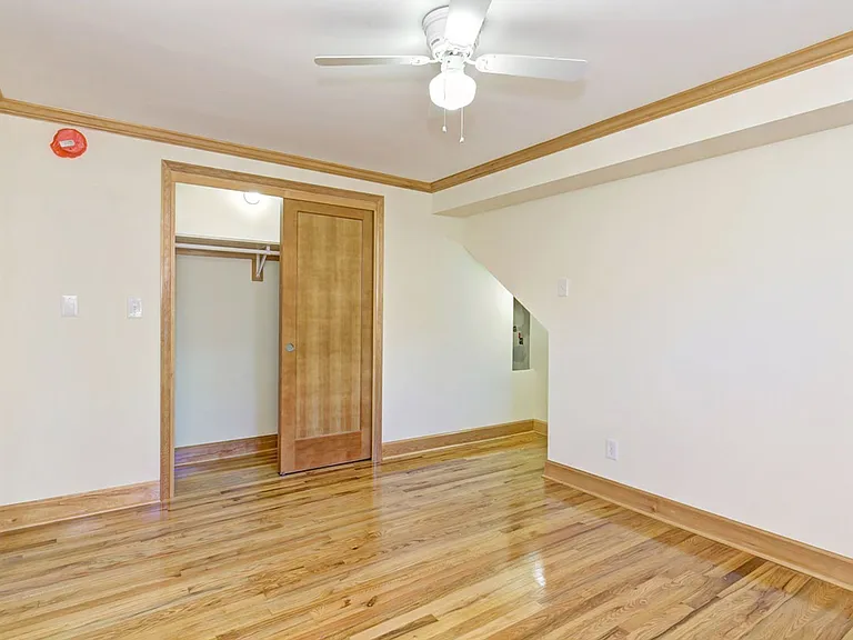 Kathwynn Apartments — Photo 2