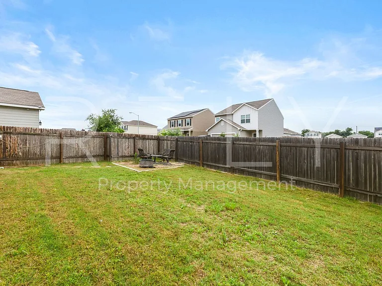 518 Woodpecker Run — Photo 32