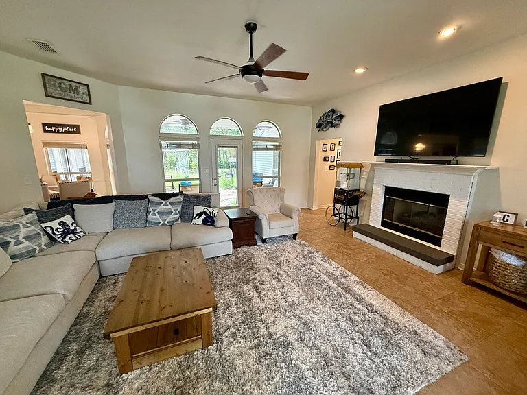 1651 Northridge Rd — Photo 3