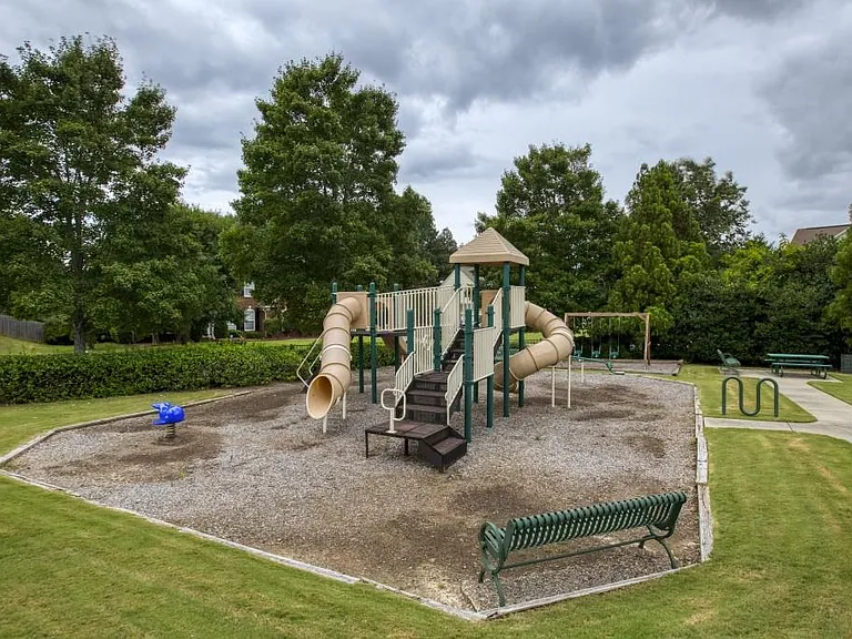 8155 Cavendish Pl — Photo 36