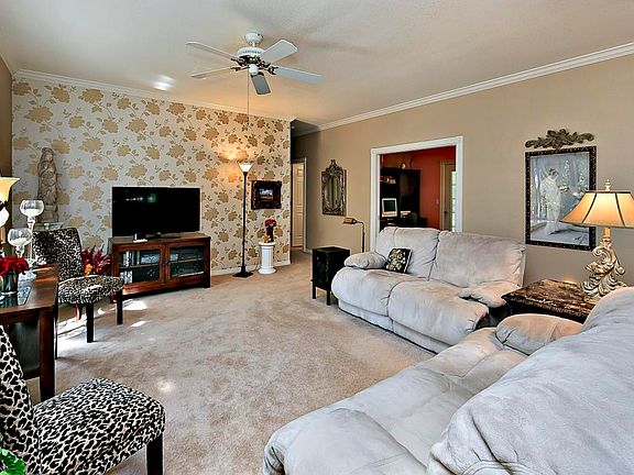 5th image of 1840 E Mulberry