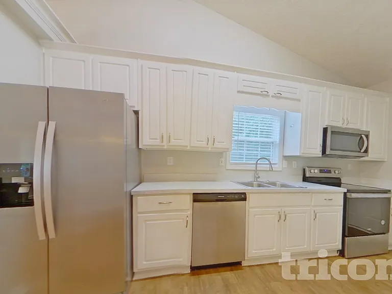 35 Crooked Creek Dr — Photo 6
