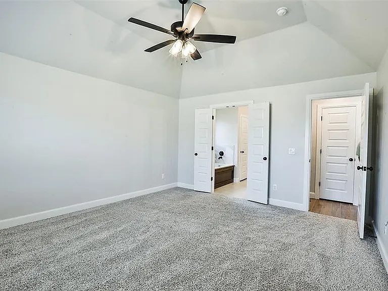 9301 SW 44th Ter — Photo 15