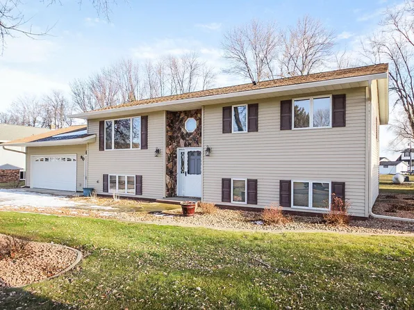 90 Robert St, Elrosa, MN 56325