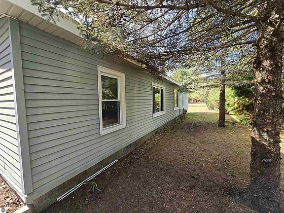 3rd image of 1917 Corley Dr