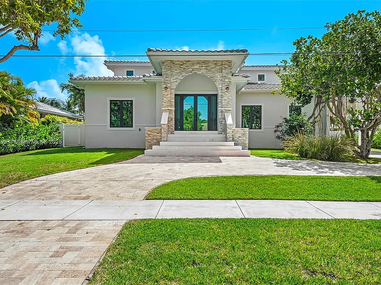 850 Washington St — Photo 13