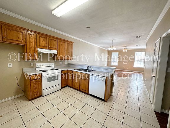 5th image of 708 Biloxi Dr