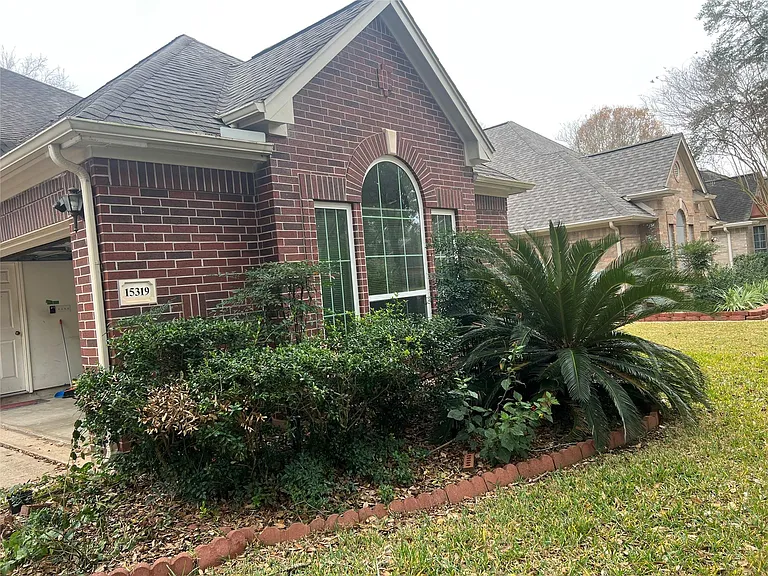 15319 Truslow Point Ln — Photo 2