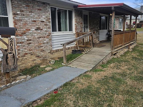 3rd image of 205 Wood Ave W