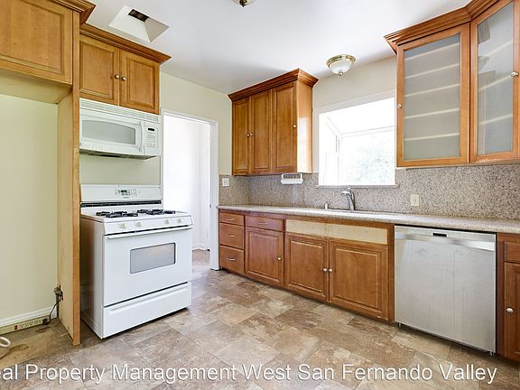 3rd image of 7339 Lurline Ave