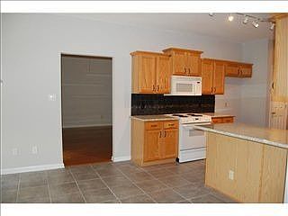 4th image of 688 Alexandria Dr