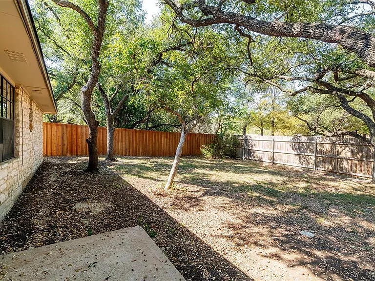 511 Algerita Dr #A — Photo 19