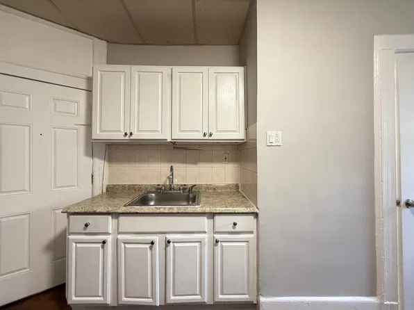 700a 22nd Street image 1 of 5