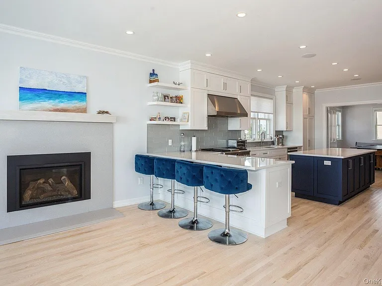 676 Dune Rd — Photo 5