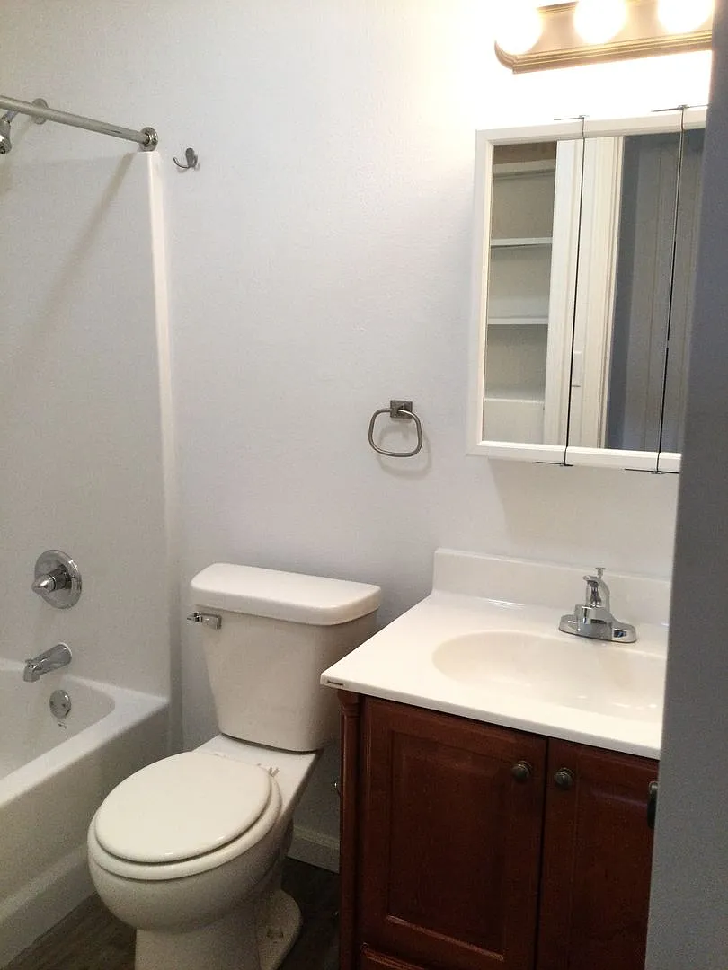 Crown Point Apartments — Photo 4