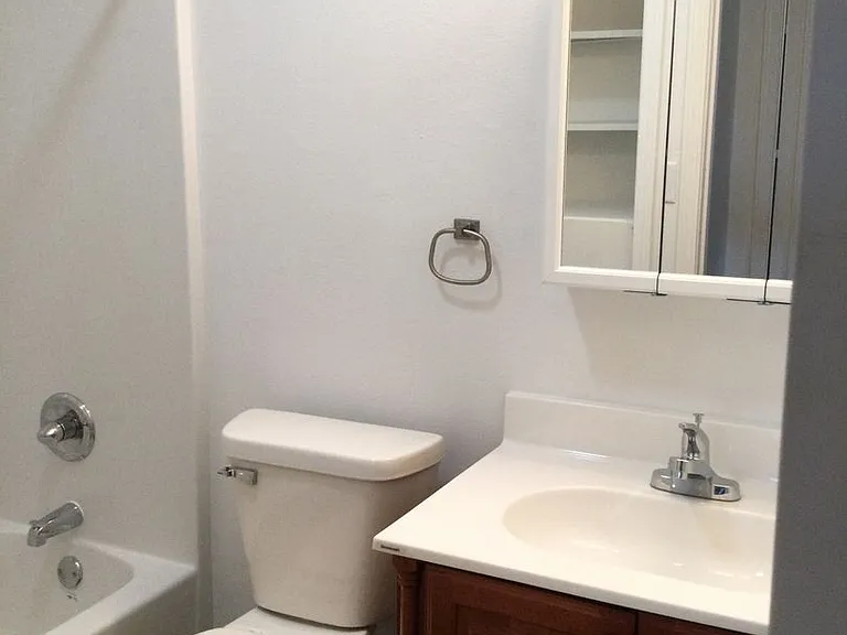 Crown Point Apartments — Photo 4
