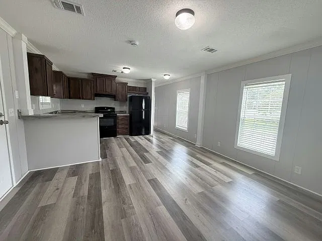 2 bed, 640 sqft, $1,750 — Photo 2
