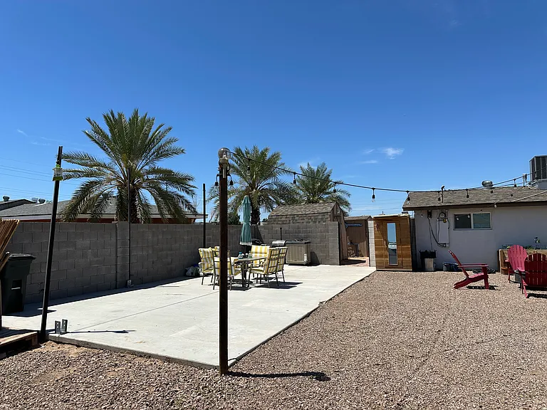3215 E Sunnyside Ln — Photo 26