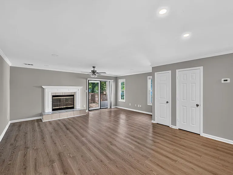 138 Springstead Ct SW — Photo 5
