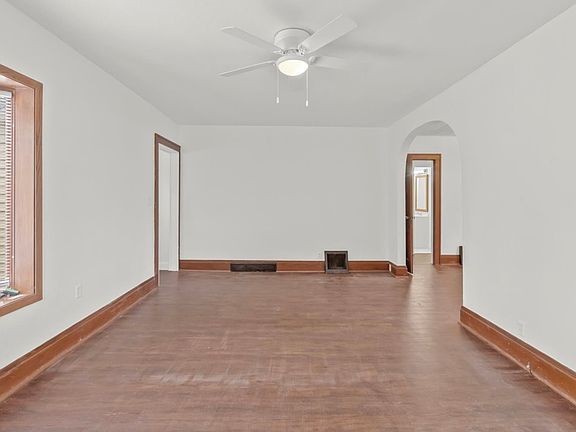 5th image of 213 W 22nd St
