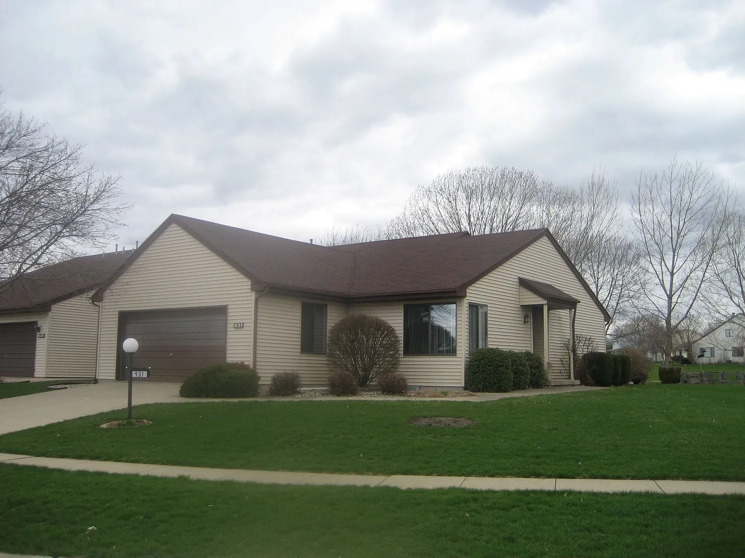 431 Clearwater Dr photo 1