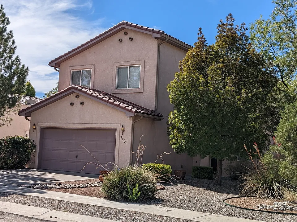 7563 Willow Run Dr NE