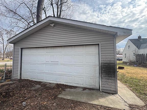 2nd image of 3017 Richfield Rd