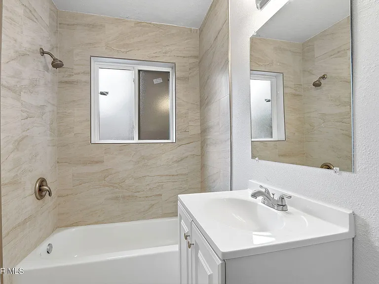 2413 Copper Ave #A — Photo 24