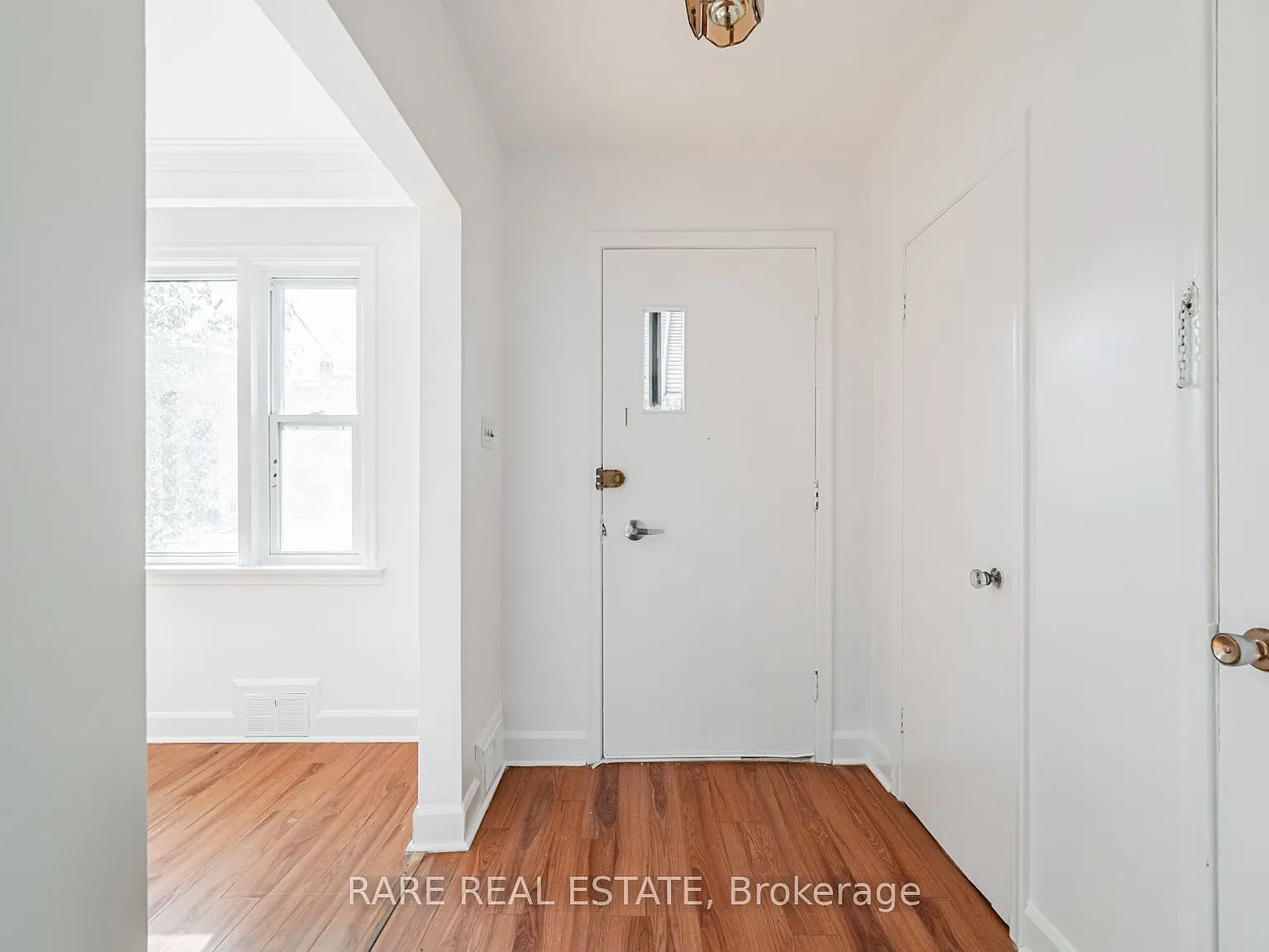 3 bed, $3,000 — Photo 4