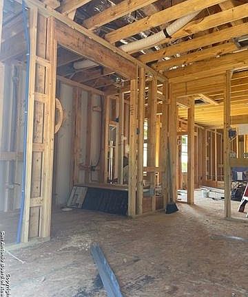 5th image of 309 Medina Dr