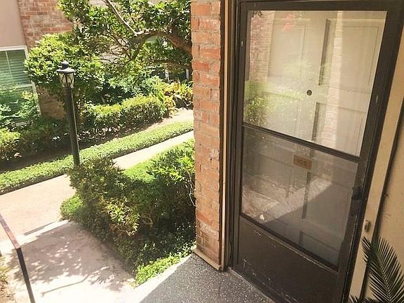 3rd image of 1809 Stoney Brook Dr APT 105