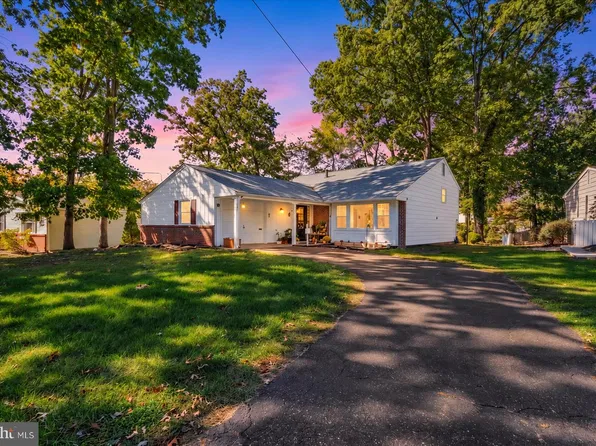 528 Revere Dr, Turnersville, NJ 08012