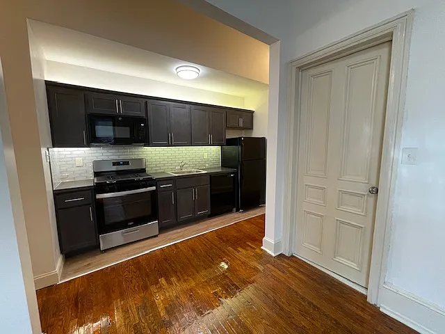 110 N 34th St #1R — Photo 10