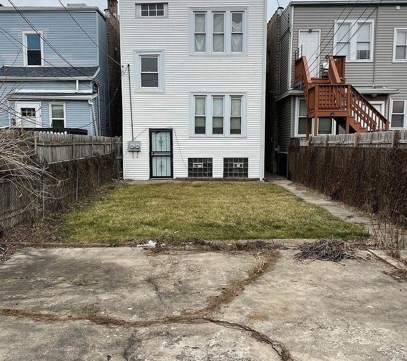 2nd image of 3535 W Le Moyne St