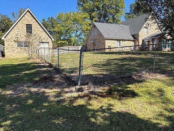 3rd image of 2216 Old Wire Rd