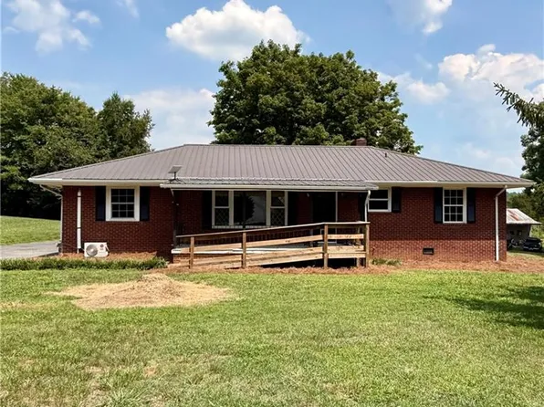 2022 Wicker Lovell Rd, Randleman, NC 27317