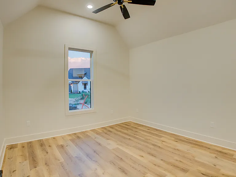 77 Kings Pond Cv — Photo 22