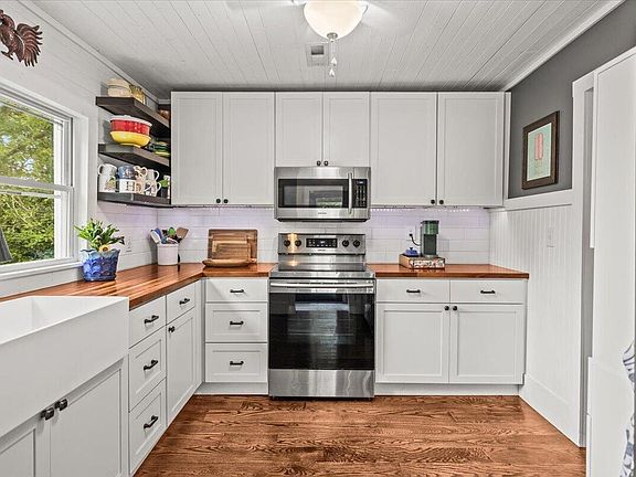 3rd image of 8513 Walnut Rd