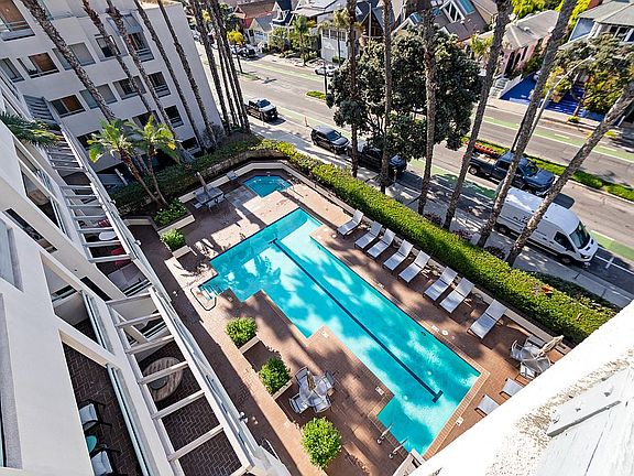 5th image of 120 Ocean Park Blvd Unit 610