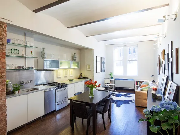 9 Barrow Street image 1 of 9