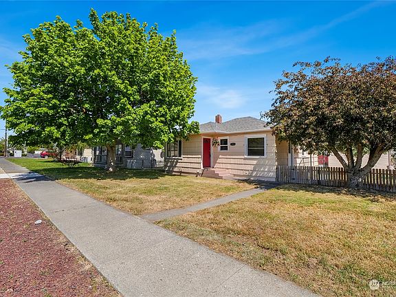 2nd image of 1113 W Gem Avenue