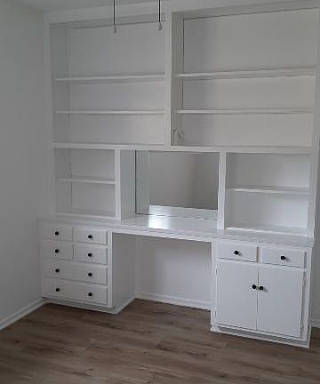 Bedroom shelfing unit